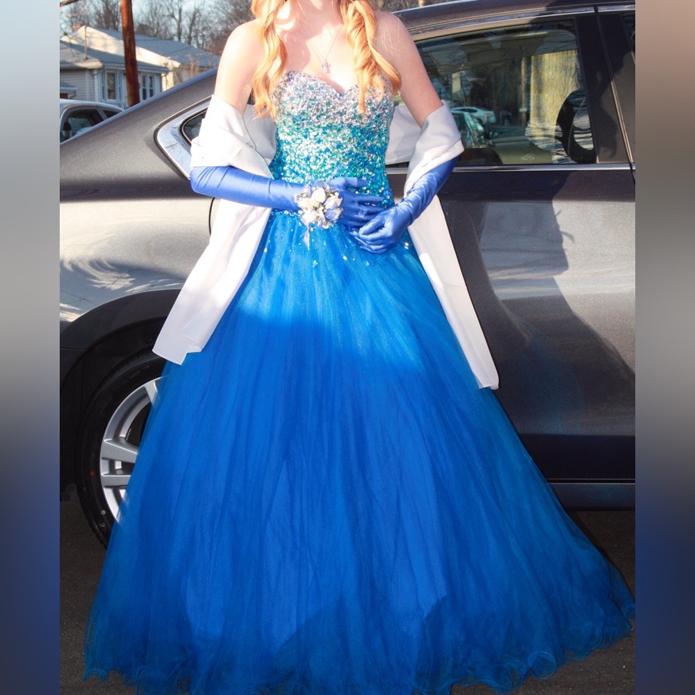 Night Moves • Prom Dress